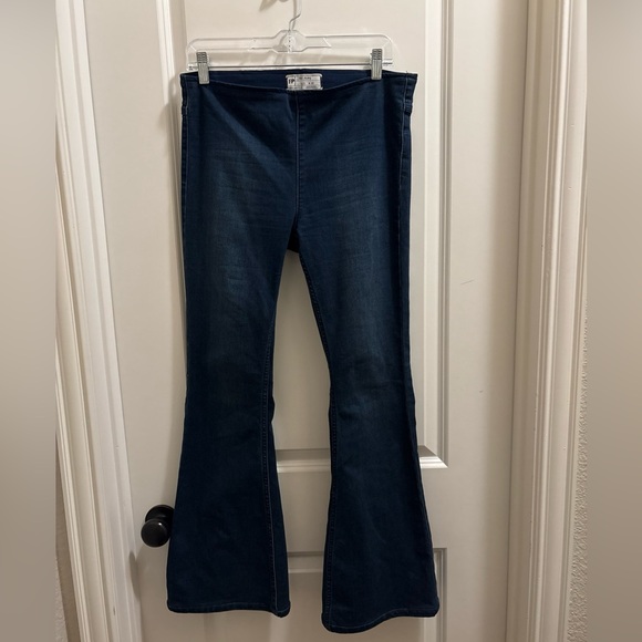 Free People Penny Pull-On Flare Jeans size 29 Western Bohemian Chic Denim Boho - Picture 3 of 5